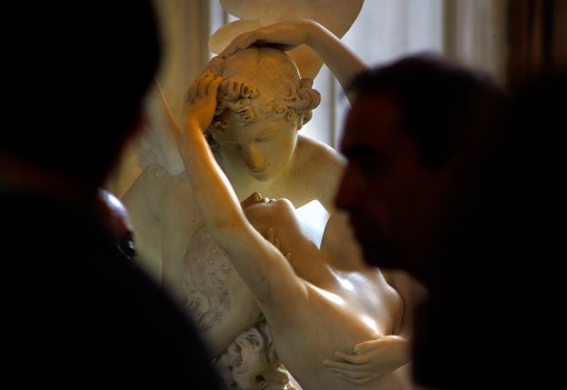 Musee du Louvre.Kiss